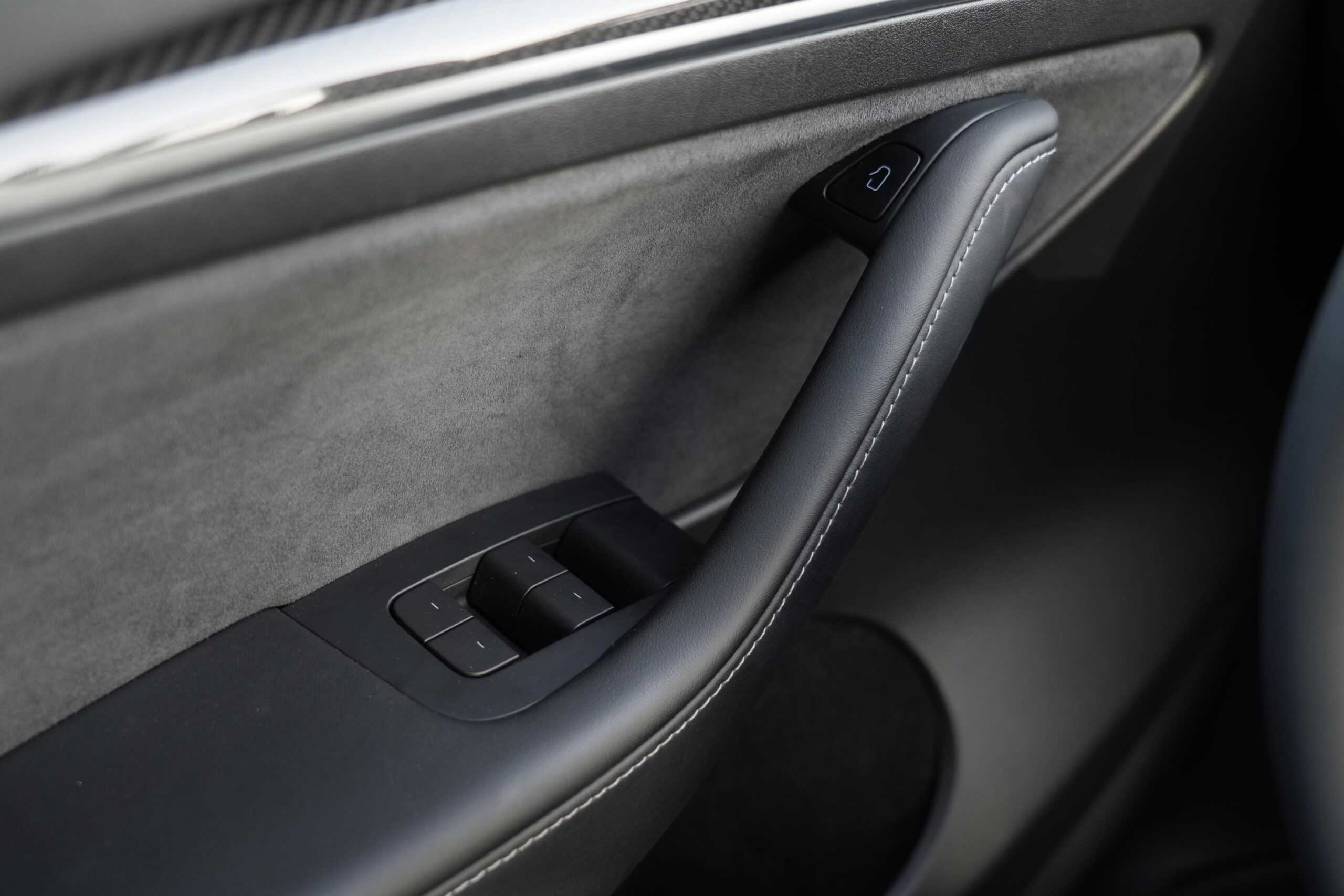 TESLA MODEL Y LONG RANGE
