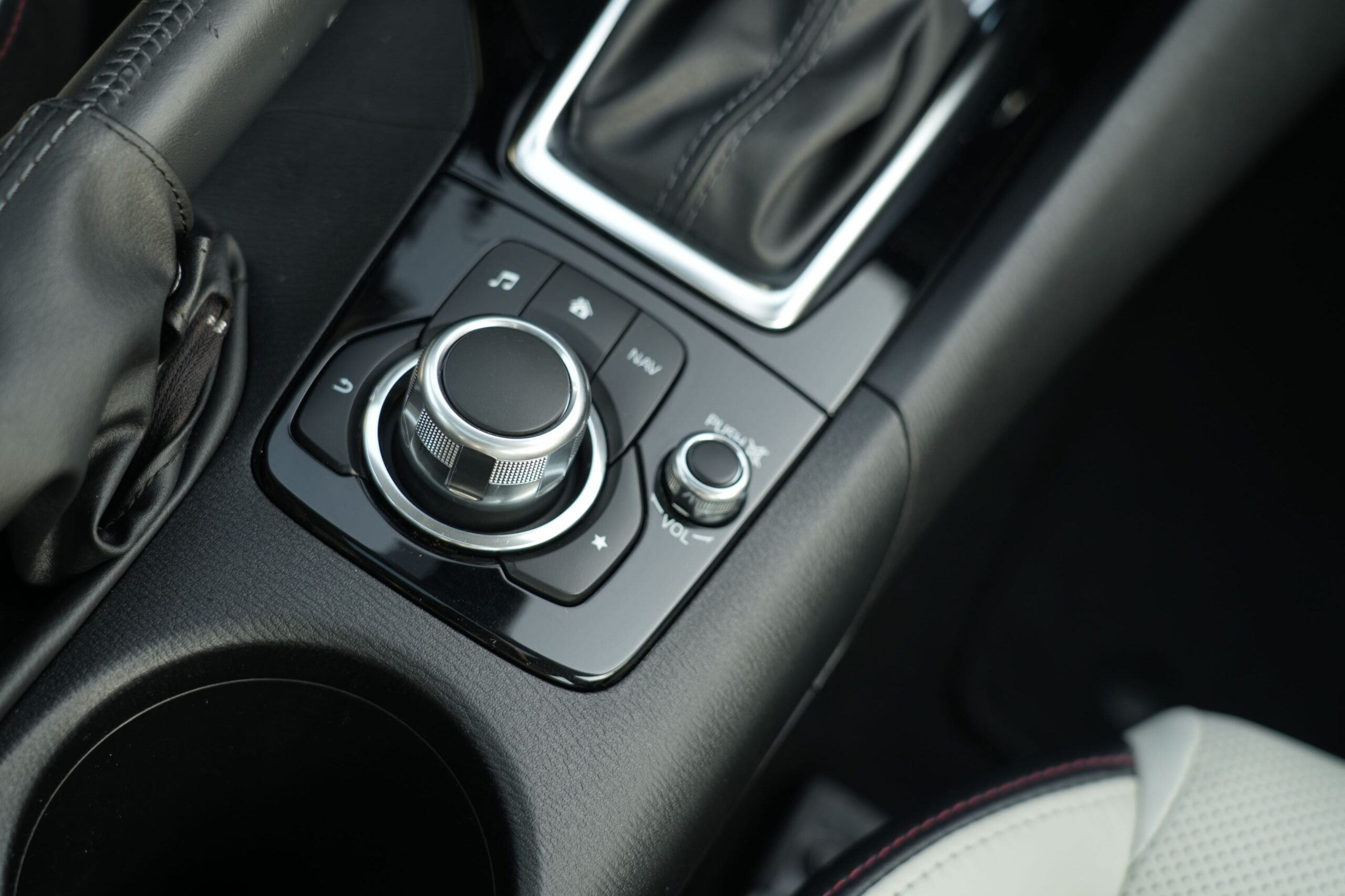 MAZDA 3 2017 LUXURY GCC FULL OPTION